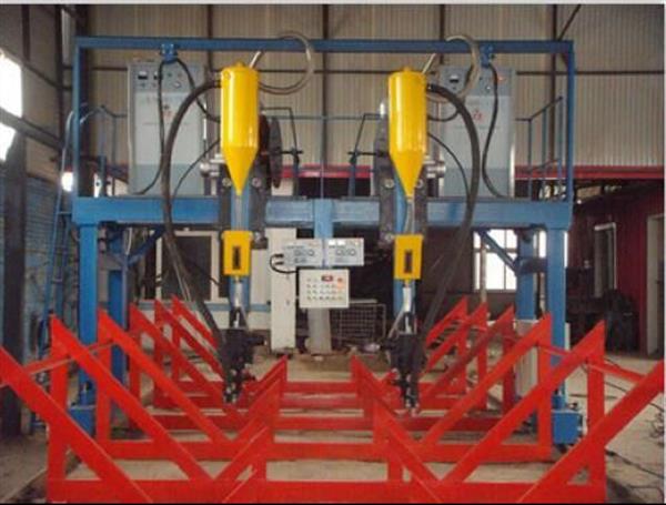 Gantry type welding machine of H-beam profile production line