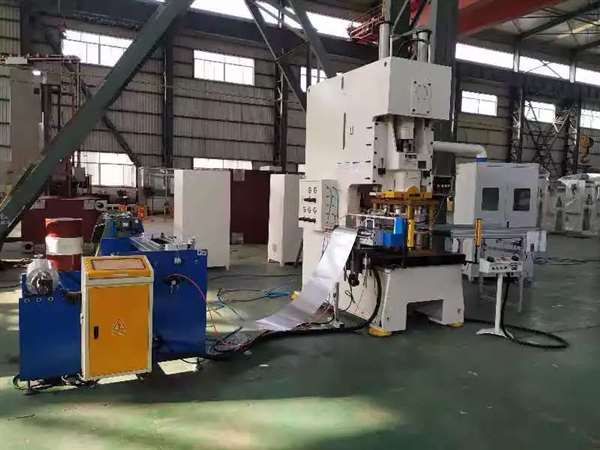 Máquinas y equipos de línea de producción de envases de alimentos de papel de aluminio(图3)